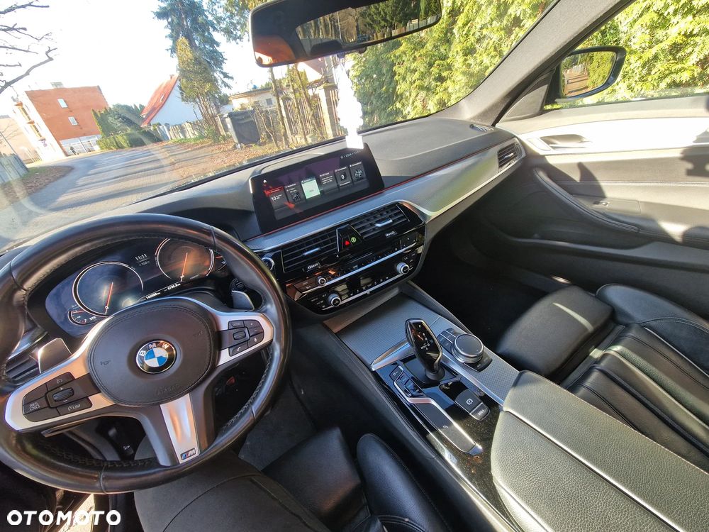 BMW Seria 5 520d xDrive M Sport Edition - 10