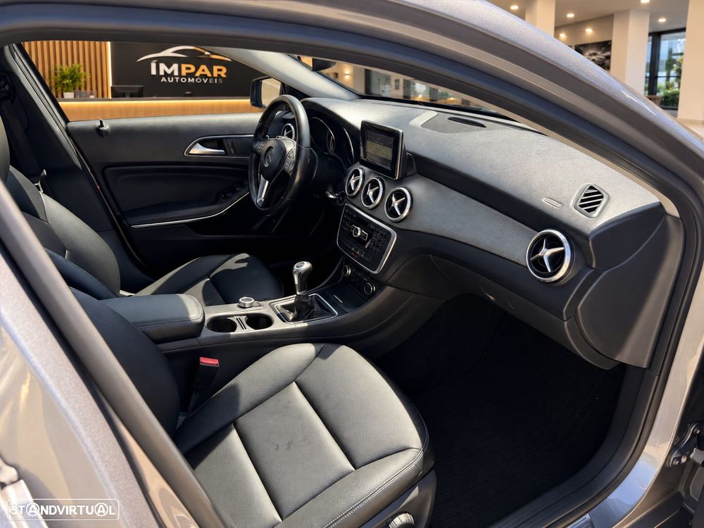 Mercedes-Benz GLA 180 - 10