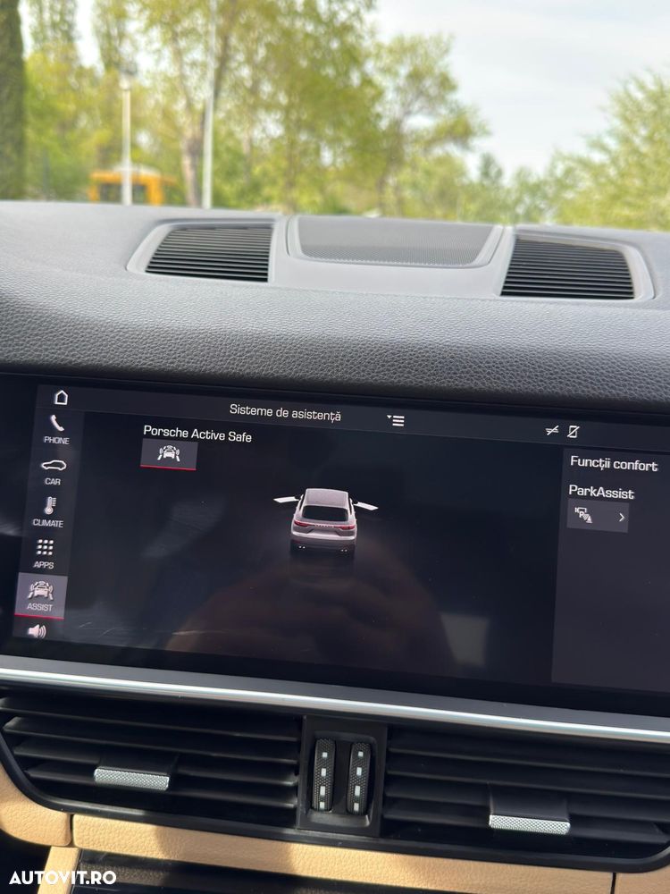 Porsche Cayenne - 16