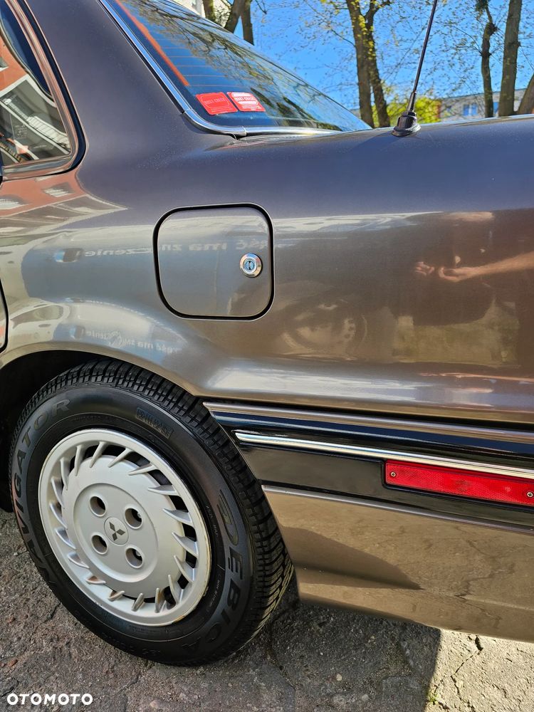 Mitsubishi Galant - 10