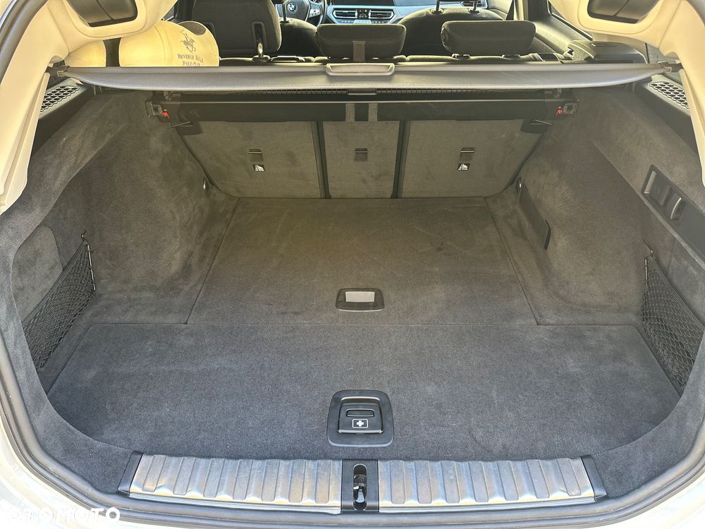 BMW Seria 3 318d - 38