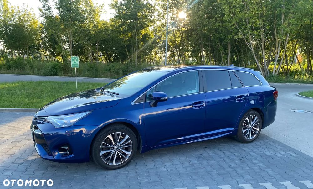 Toyota Avensis 2.0 D-4D Premium - 11