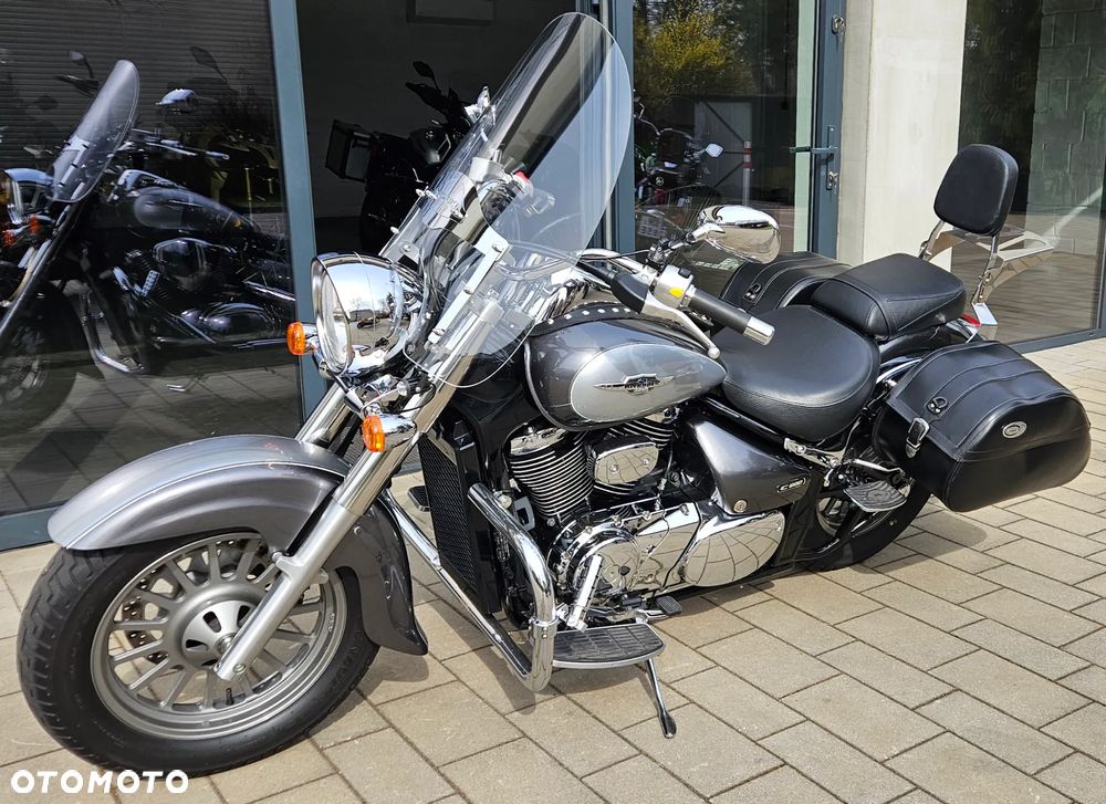 Suzuki Intruder - 12