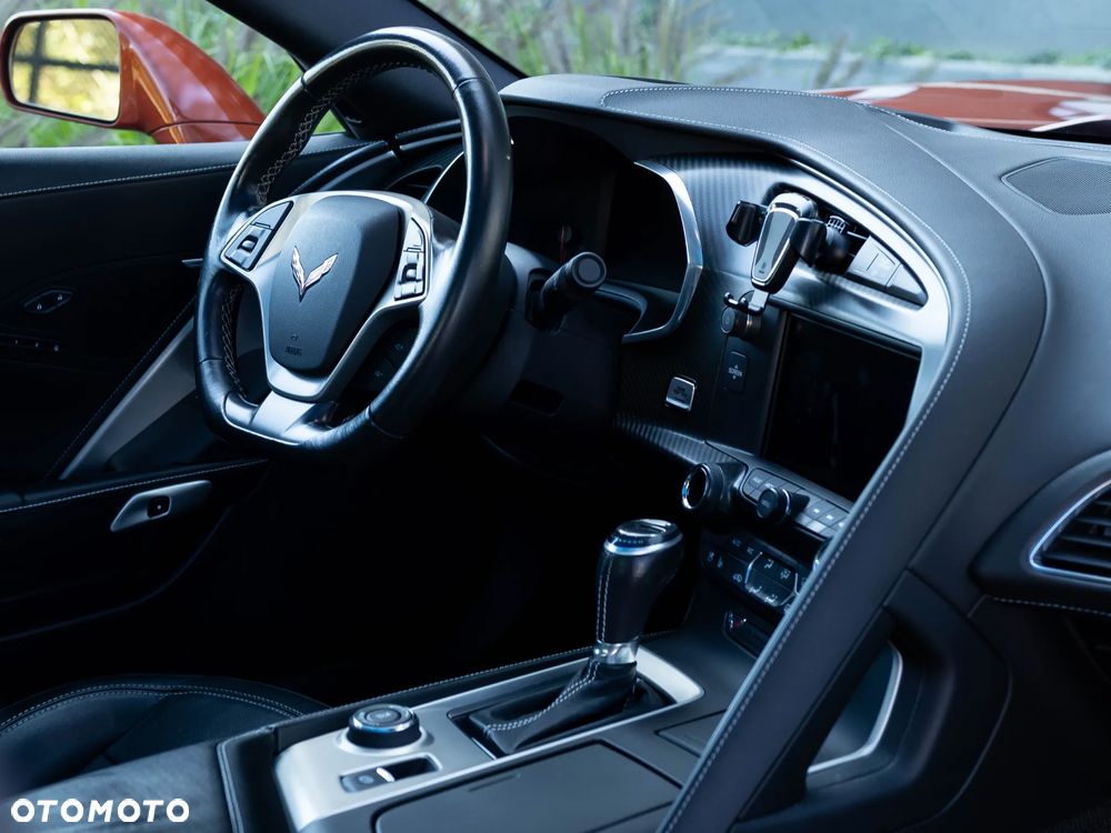 Chevrolet Corvette - 15