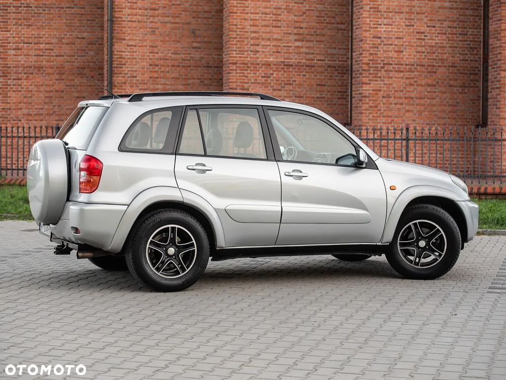 Toyota RAV4 2.0 VVT-i 4x4 - 10