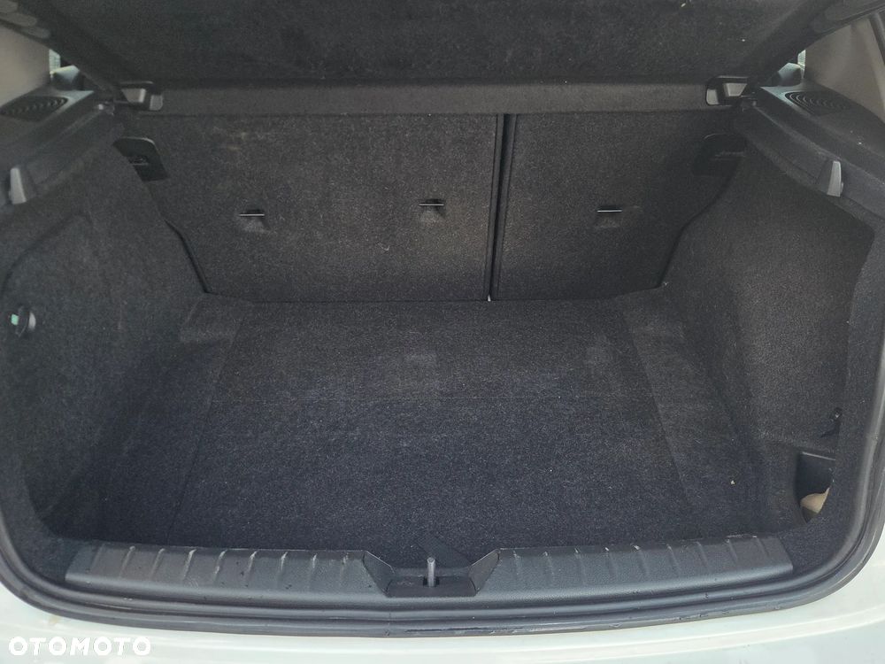 BMW Seria 1 116d - 12