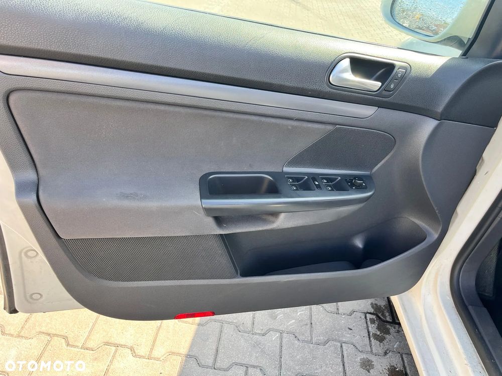Volkswagen Golf V 1.9 TDI Trendline - 11