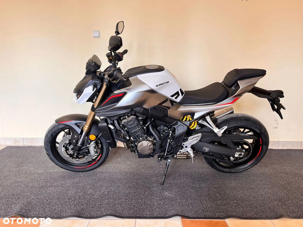 QJMOTOR SRK 800 - 3