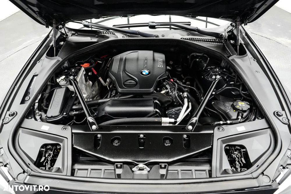 BMW Seria 5 520d xDrive AT - 26