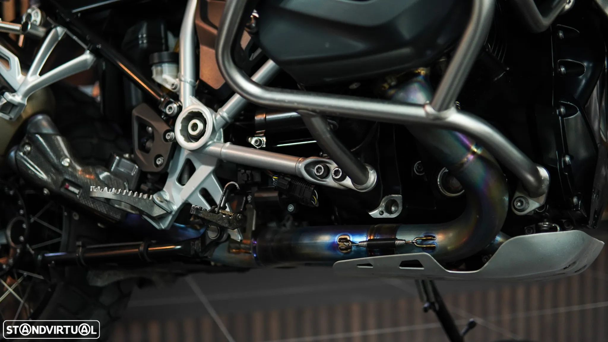 BMW R 1250 GS Adventure C/ AKRAPOVIC COMPLETO - 4
