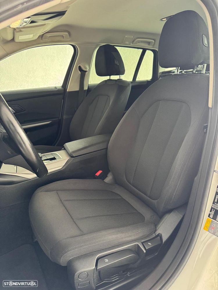 BMW 330 e Touring Line Sport Auto - 19