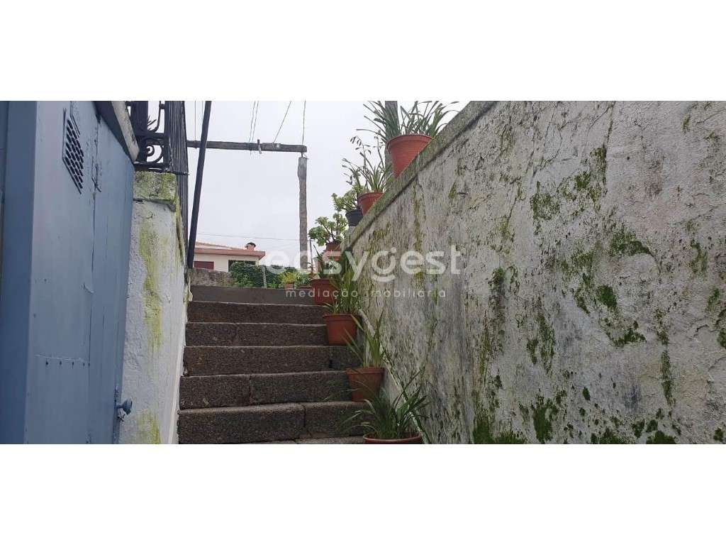 Moradia T6 com terreno de 1713m2, capacidade de construção loteamento - Grande imagem: 3/24