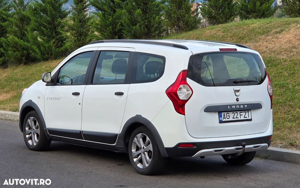 Dacia Lodgy 1.2 TCe 115 CP Stepway - 10