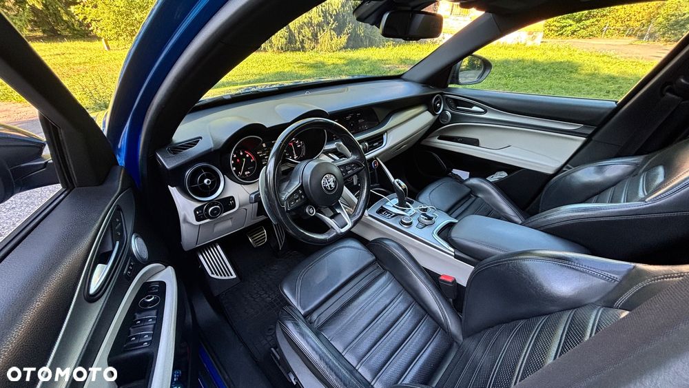 Alfa Romeo Stelvio 2.0 Turbo TI Q4 - 10