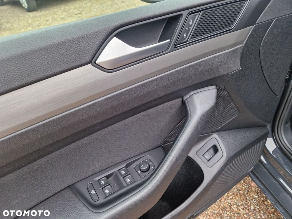 Volkswagen Passat - 9