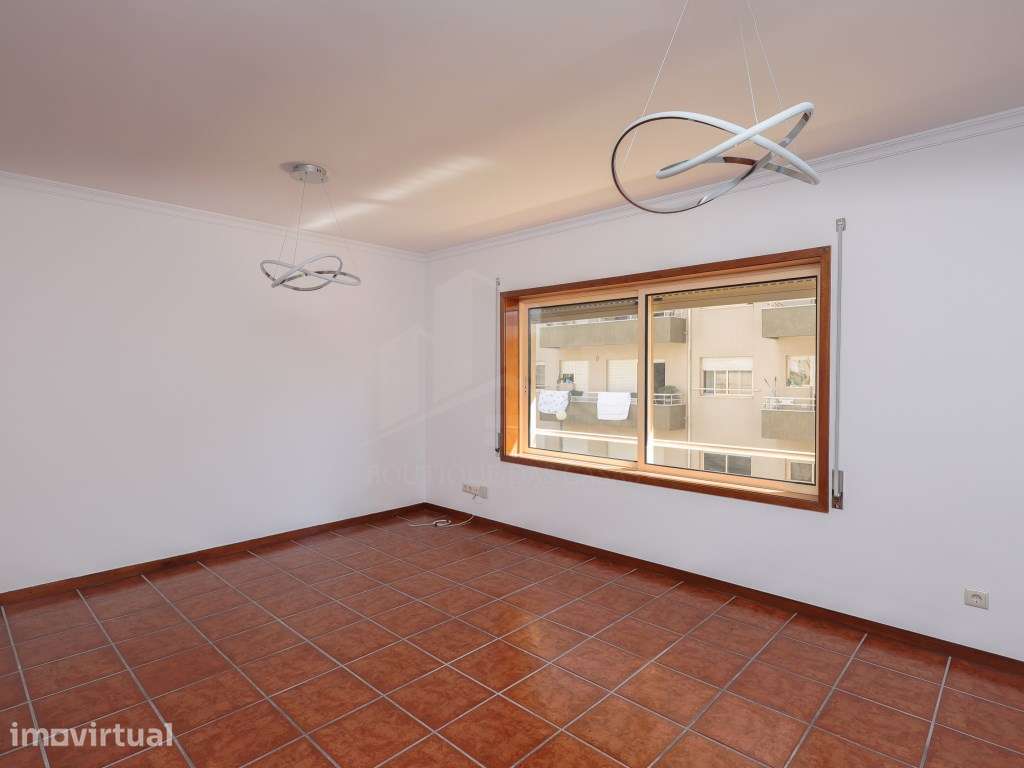 Apartamento T2 | Lugar de Garagem | Canidelo