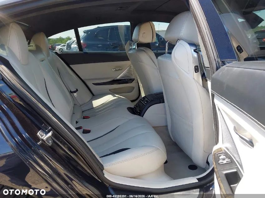 BMW Seria 6 650i xDrive - 8