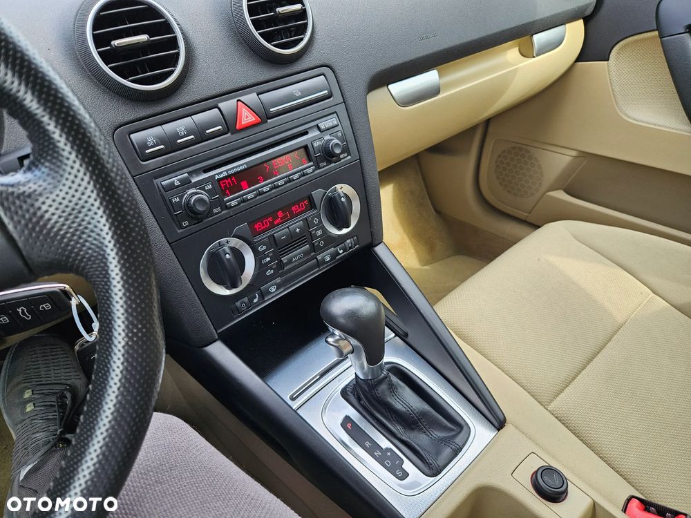 Audi A3 Sportback 2.0 TDI DPF (DSG) S tronic Ambition - 15