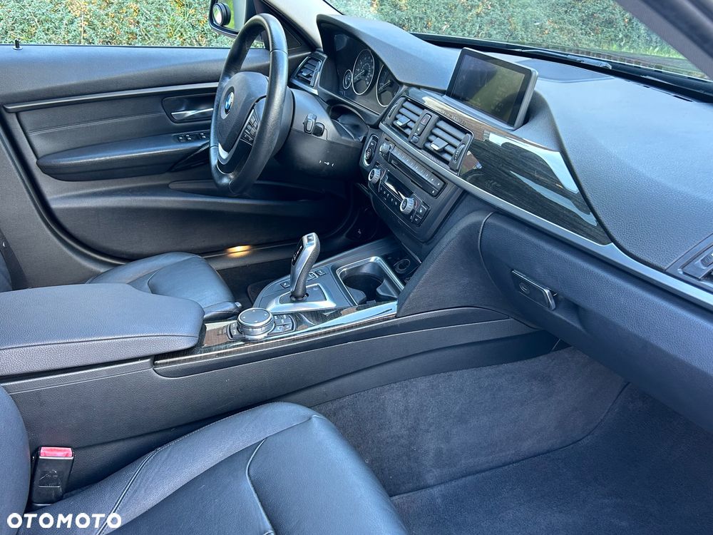 BMW Seria 3 320d Sport Line - 5