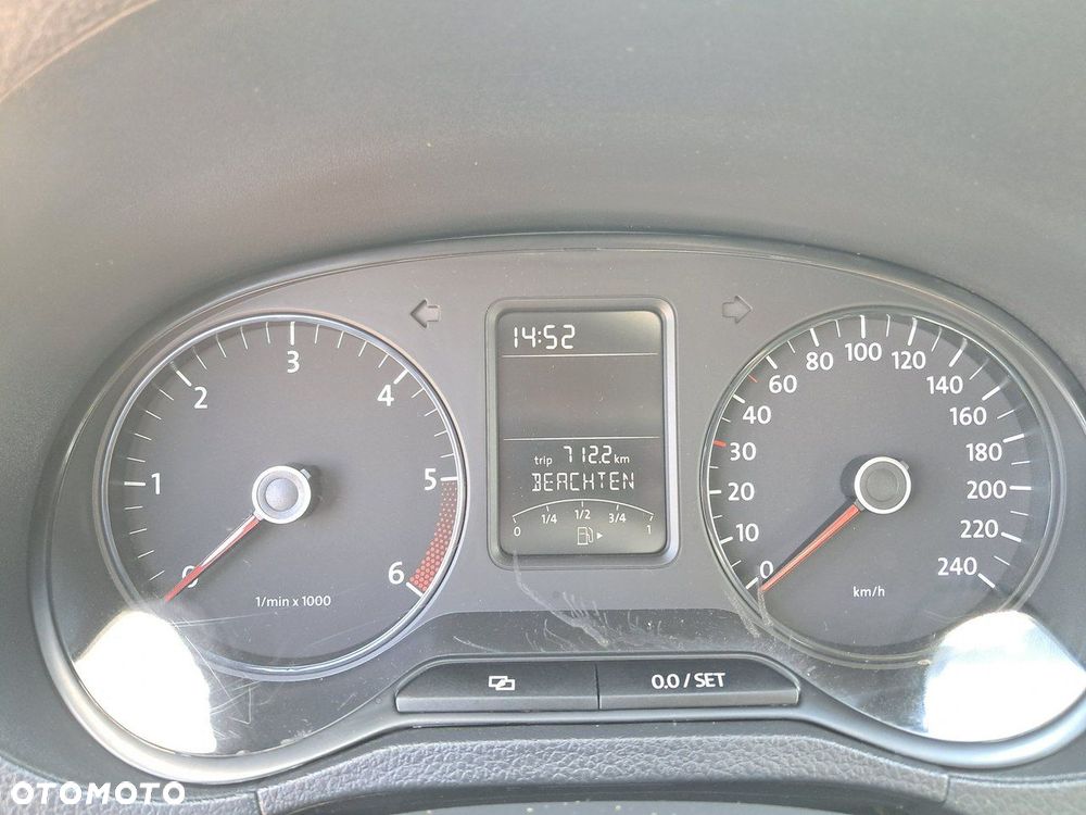 Volkswagen Polo - 12