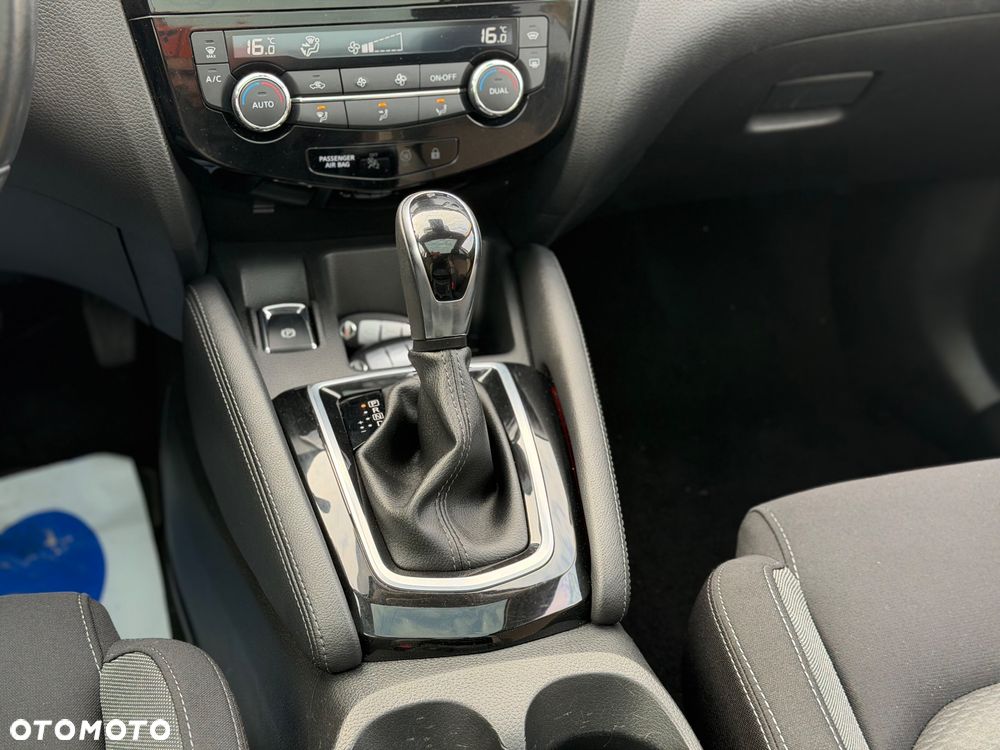Nissan Qashqai 1.3 DIG-T N-Connecta DCT - 12
