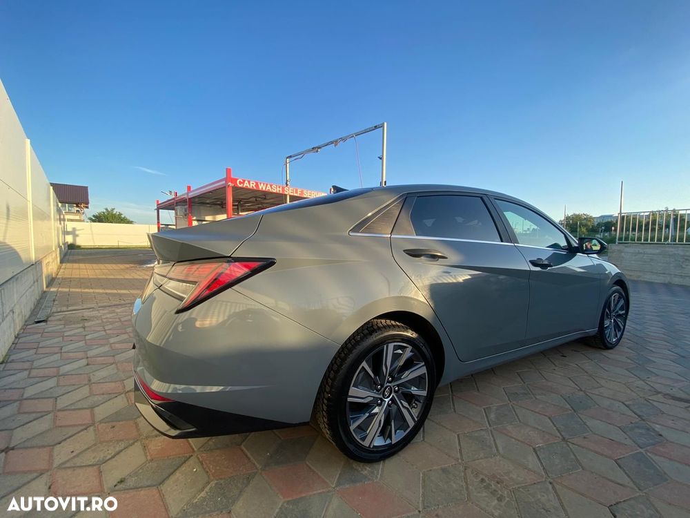 Hyundai Elantra 1.6 l 123 CP 6MT Exclusive - 9