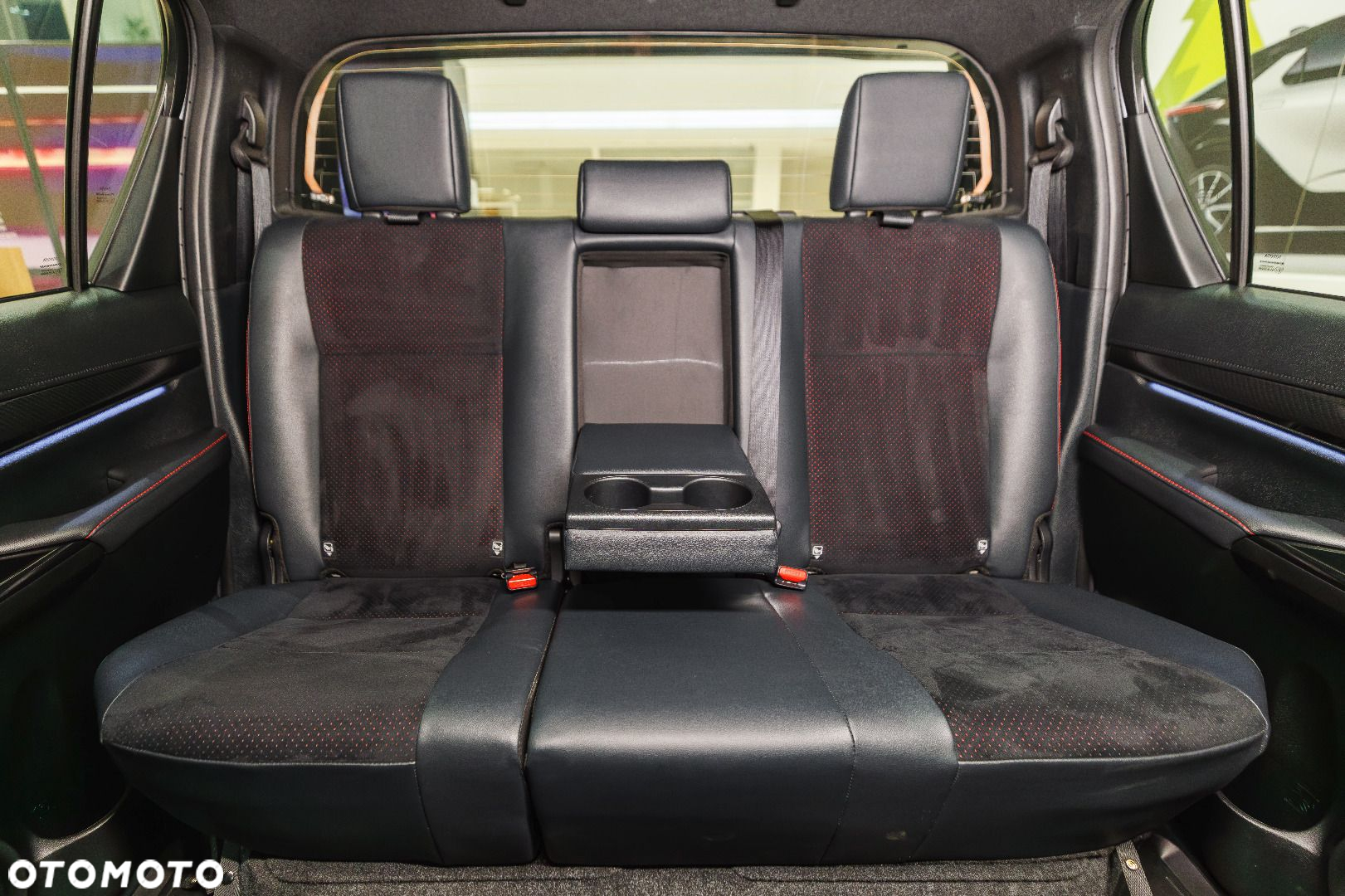 Toyota Hilux - 25