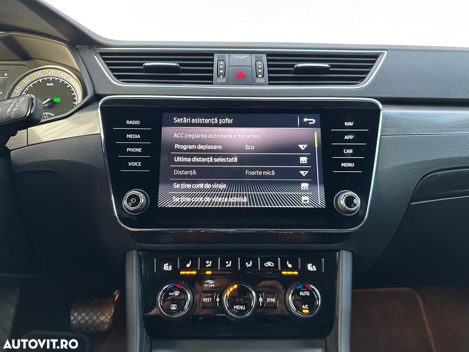 Skoda Superb 2.0 TDI DSG Ambition - 35