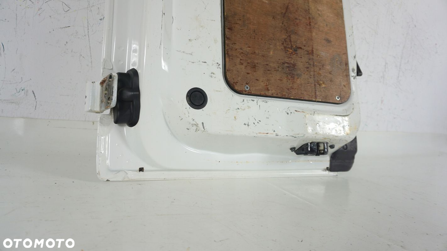 DRZWI PRAWY TYŁ PRAWE TYLNE SKRZYDEŁKA NISSAN NV200 QM1 NV 200 - 11