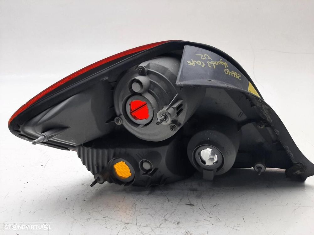 FAROLIM TRASEIRO DIREITO HYUNDAI COUPE 2002 - 4