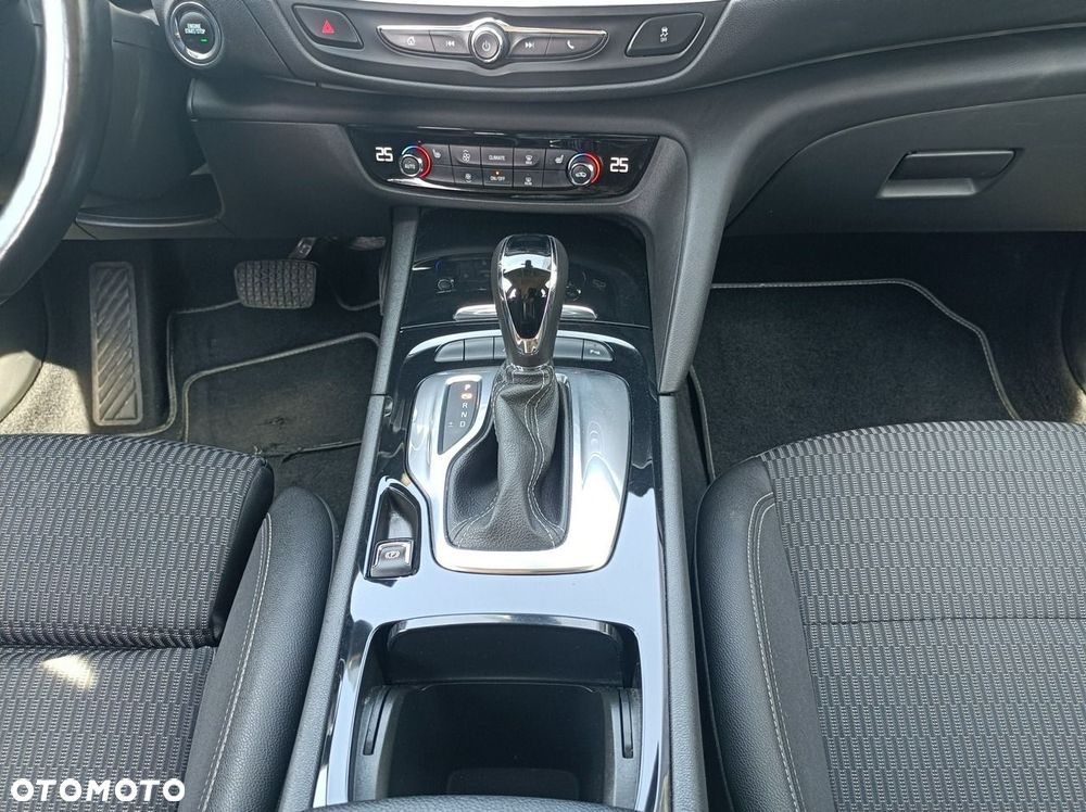 Opel Insignia - 21