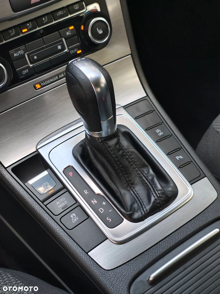 Volkswagen Passat - 26