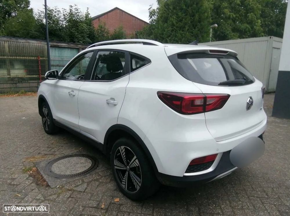 MG ZS EV Luxury - 3