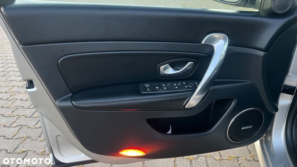 Renault Latitude 2.0 dCi Initiale - 35