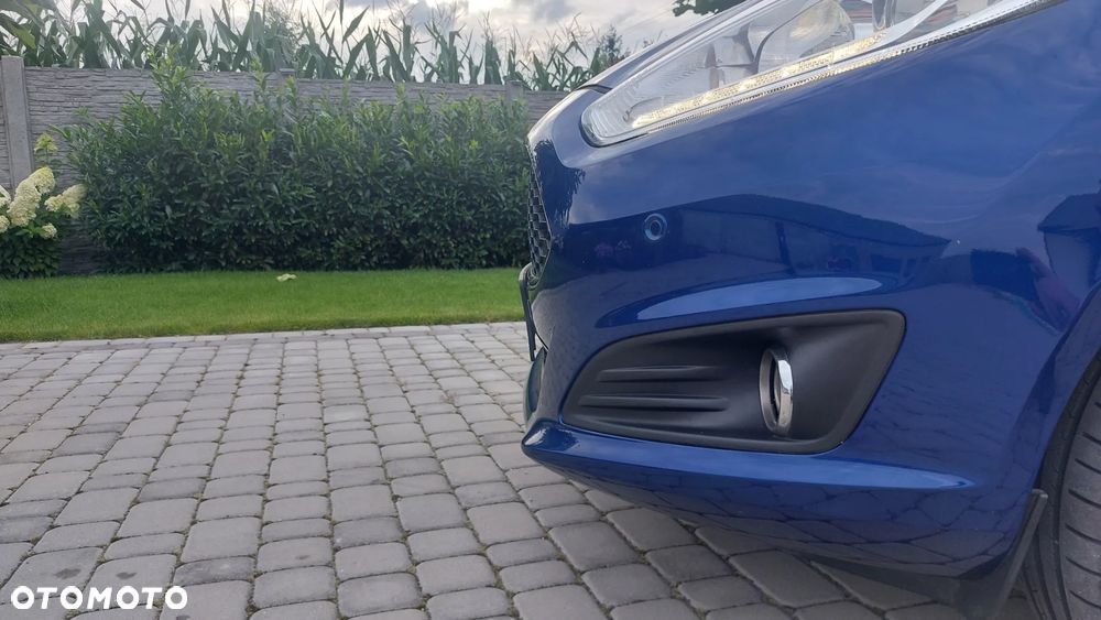 Ford Fiesta - 12