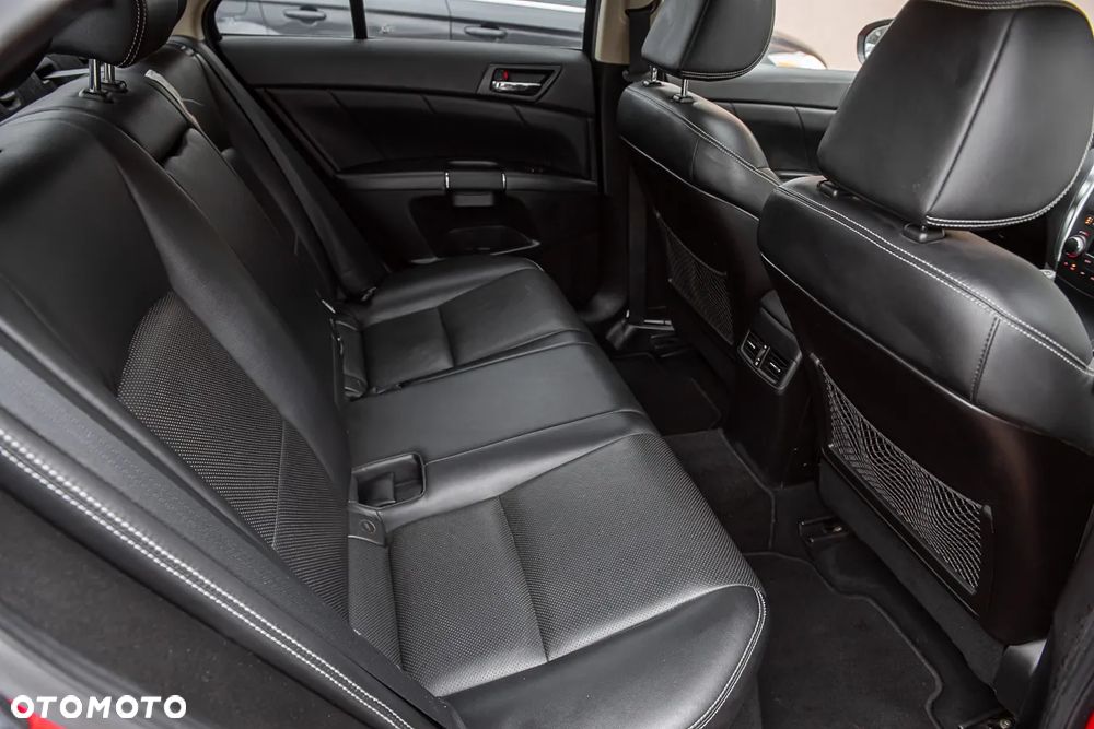 Suzuki Kizashi 2.4 Sport - 25