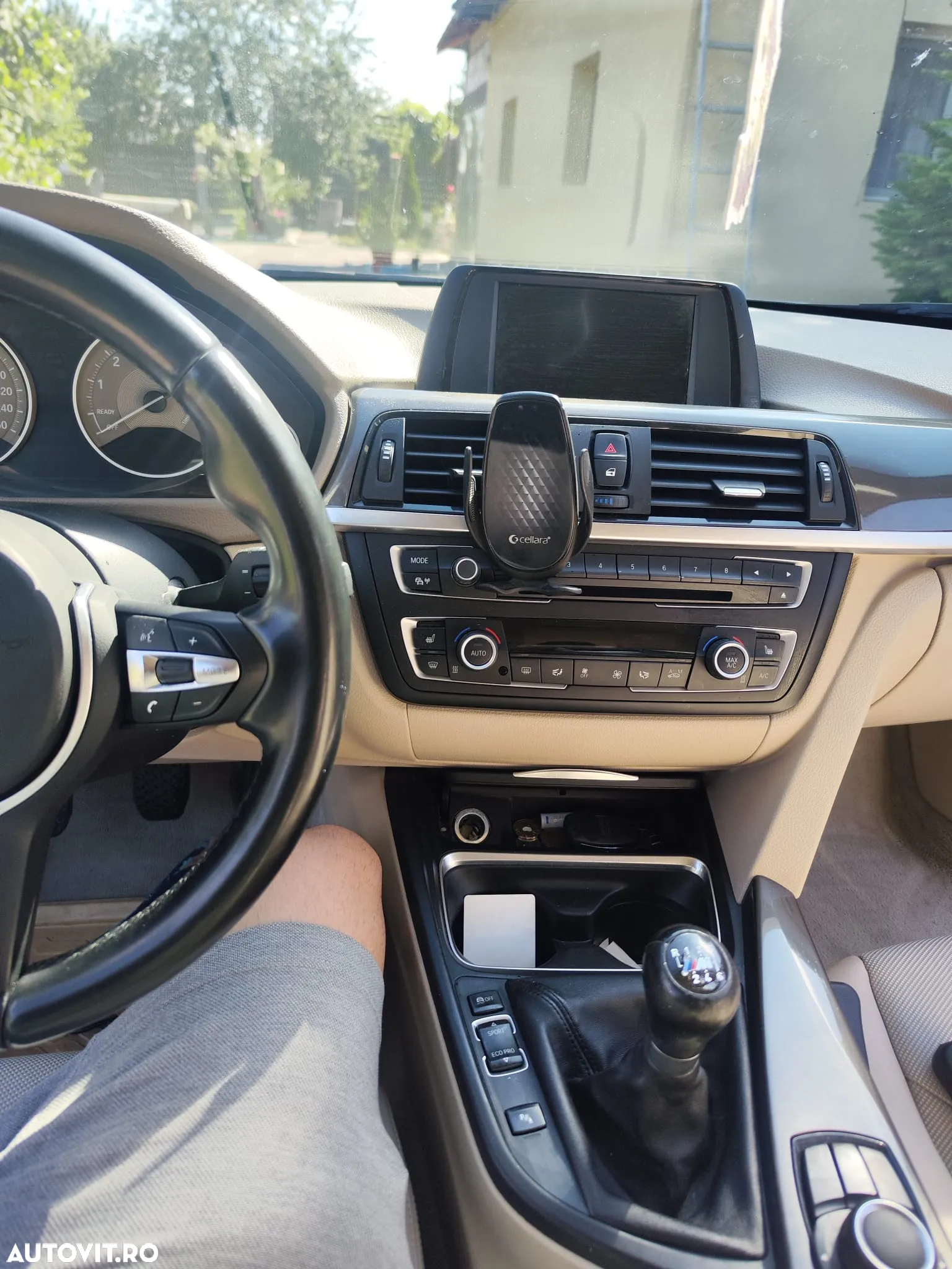 BMW Seria 3 316i Touring - 8