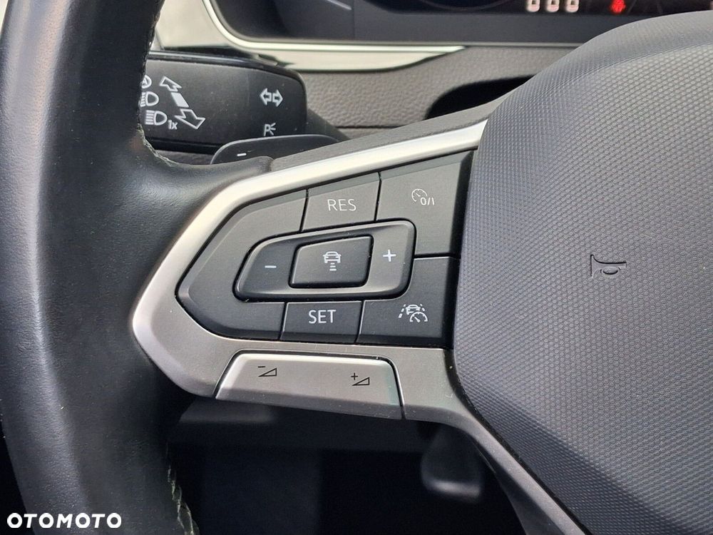 Volkswagen Passat 2.0 TDI SCR DSG Business - 21