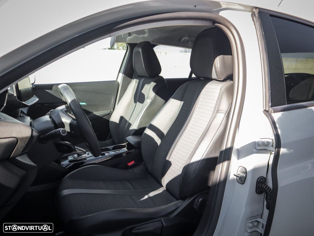 Peugeot e-208 50 kWh Allure Pack - 25