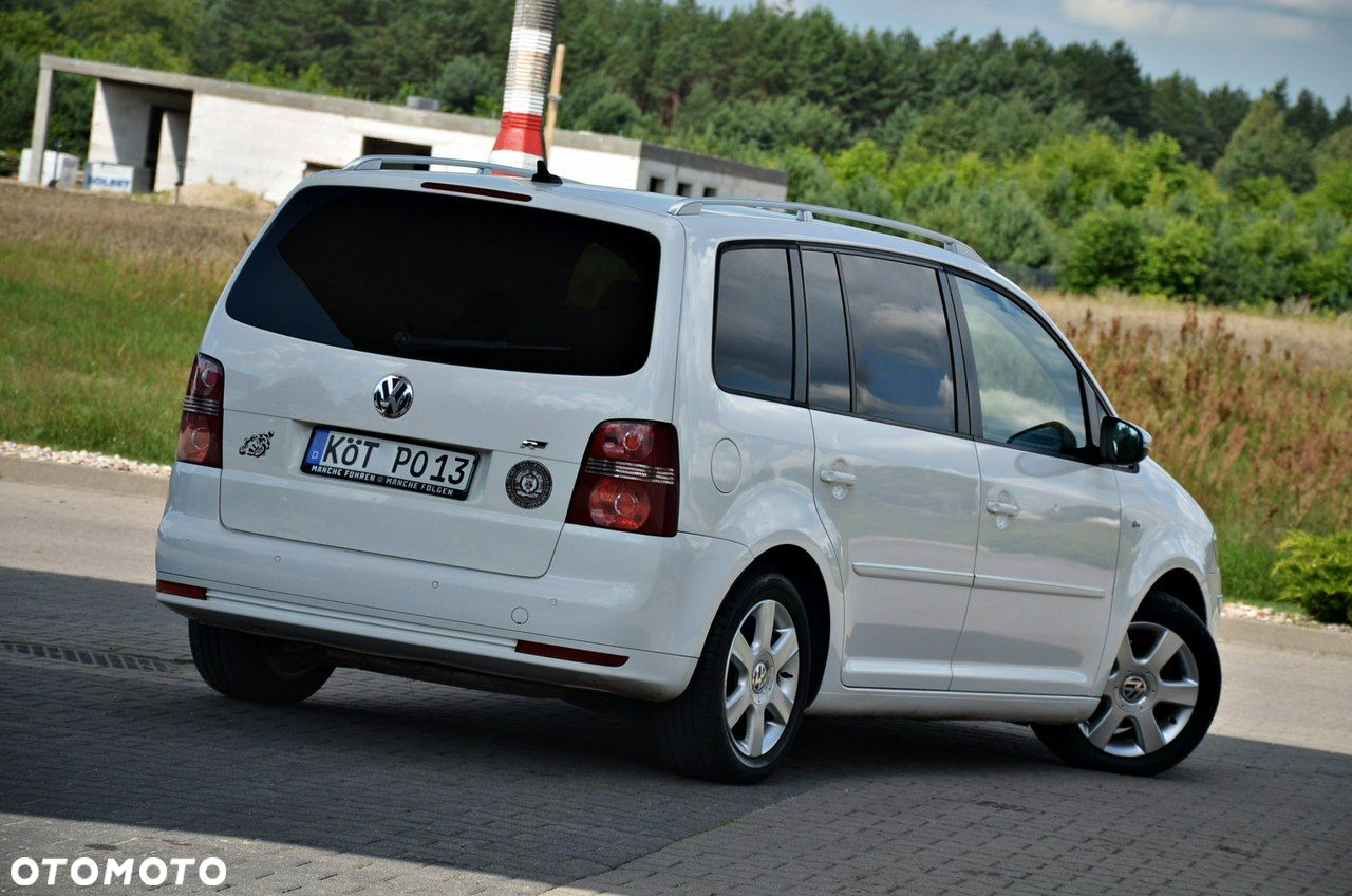 Volkswagen Touran - 9