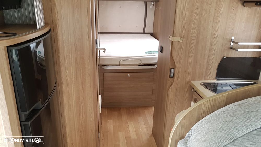 Rapido Serie 8F 891F Cama Central - 11