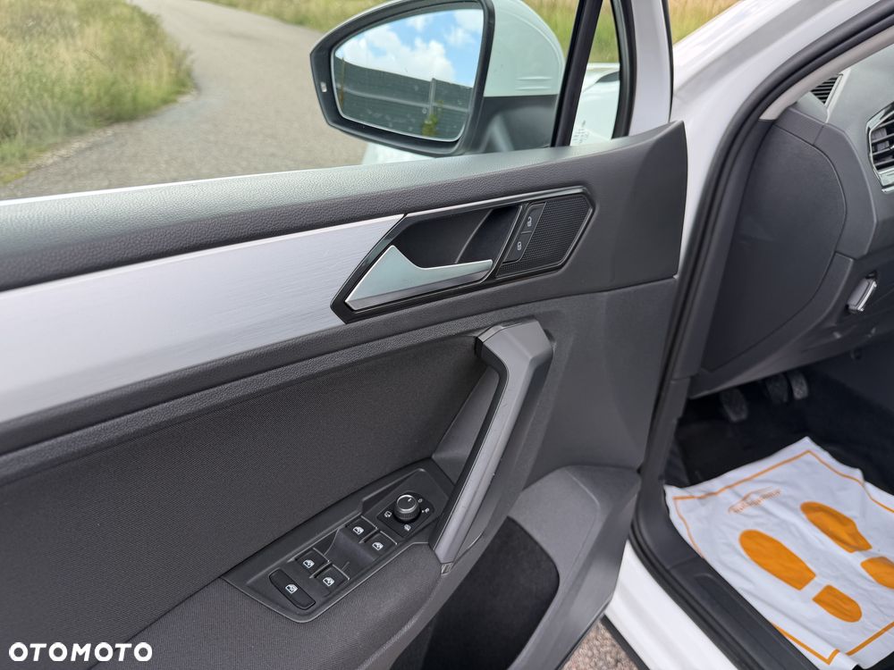 Volkswagen Tiguan - 19