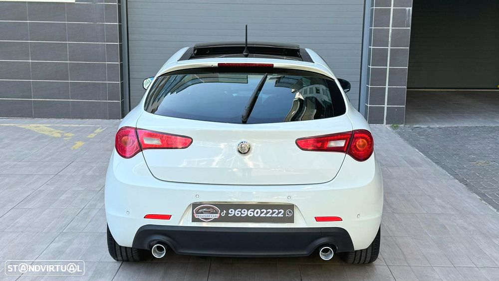 Alfa Romeo Giulietta 1.8 TBi 16V Quadrifoglio Verde - 4