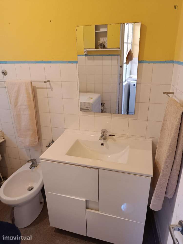 Quarto - localizado em Montarroio Coimbra - Grande imagem: 5/23