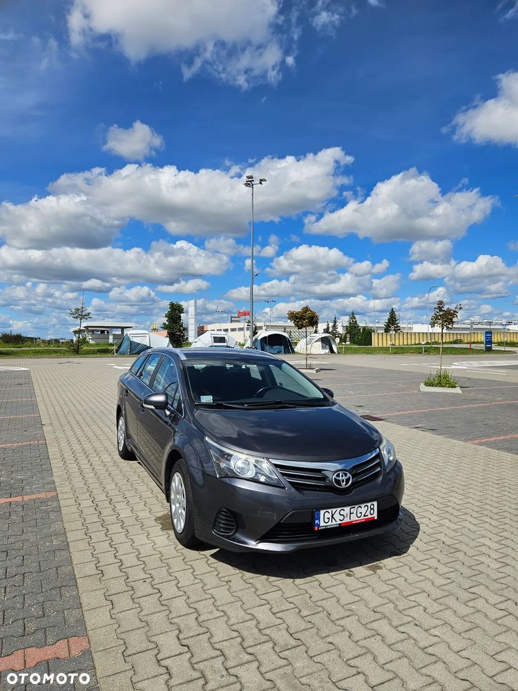 Toyota Avensis 1.8 Active - 10