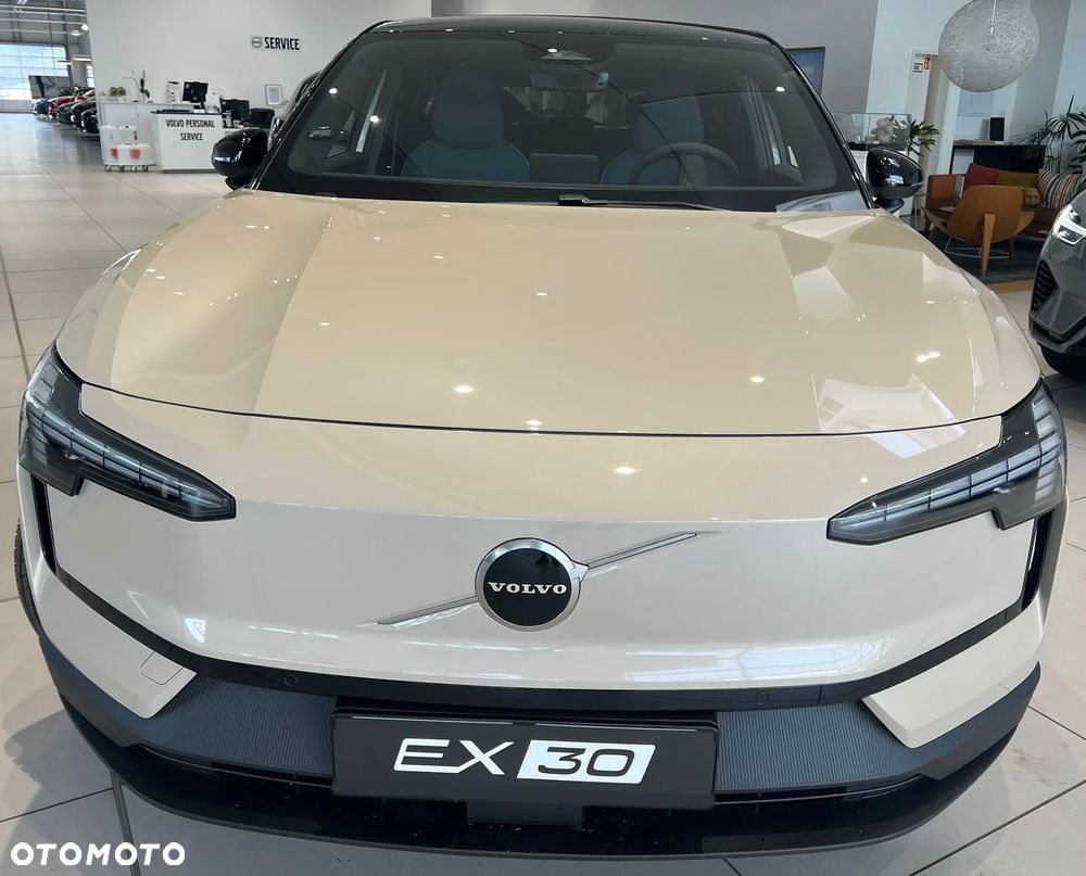 Volvo EX30 Single Motor Extended Range RWD Plus - 13