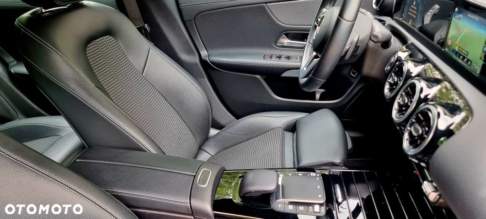 Mercedes-Benz CLA 220 d Progressive 8G-DCT - 22
