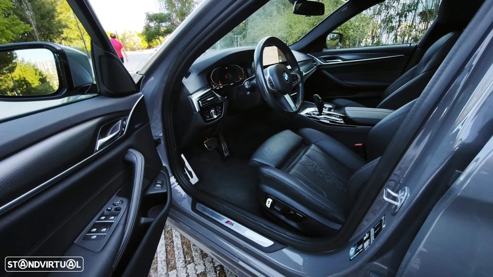 BMW 520 d Pack Desportivo M Auto - 26
