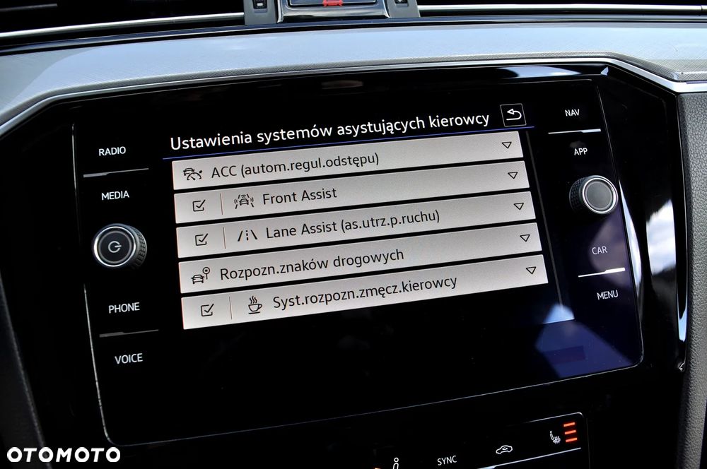 Volkswagen Passat - 28