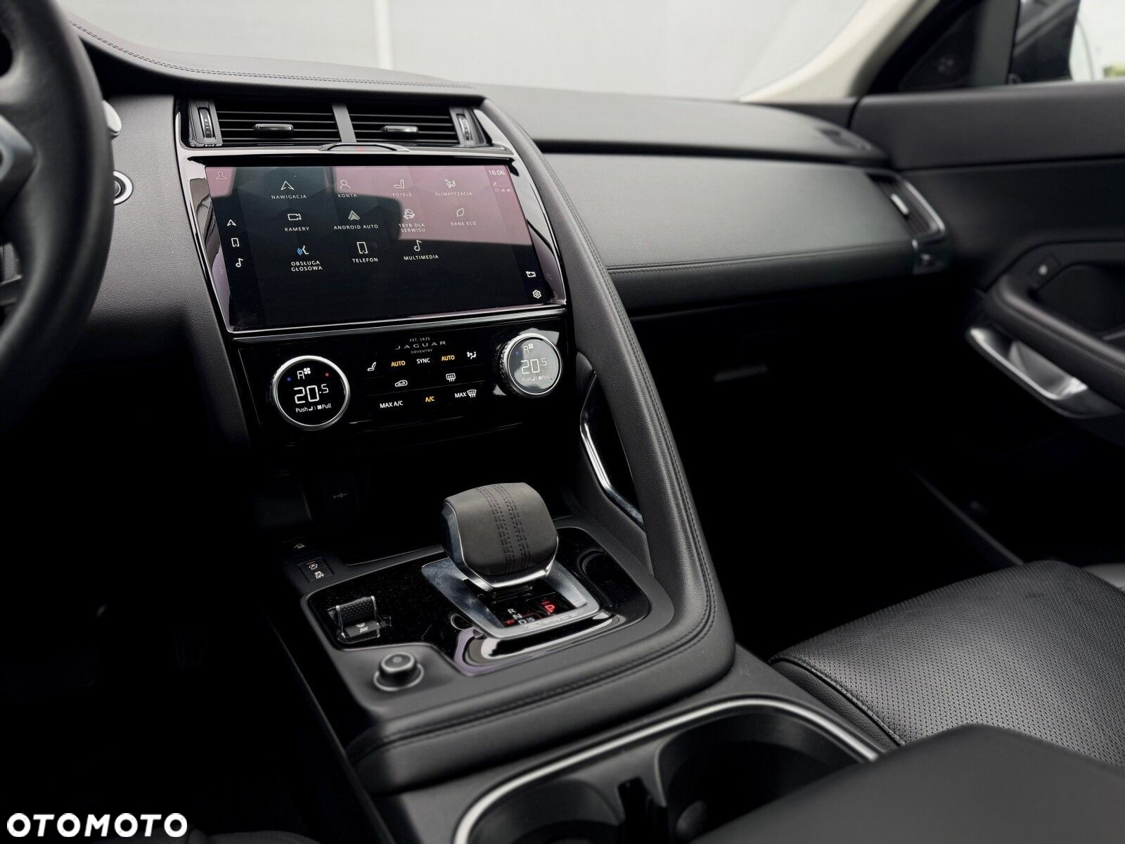 Jaguar E-Pace - 27